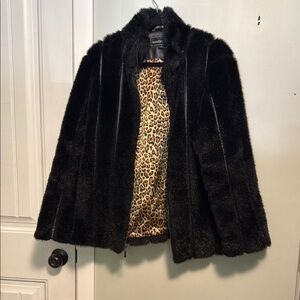 Regent Park | Black Teddy faux fur Jacket with Leopard Print interior